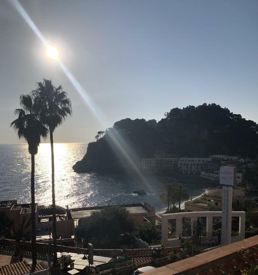 La Bomboniera Della Brigata Spendereccia! Lejlighed Taormina Eksteriør billede