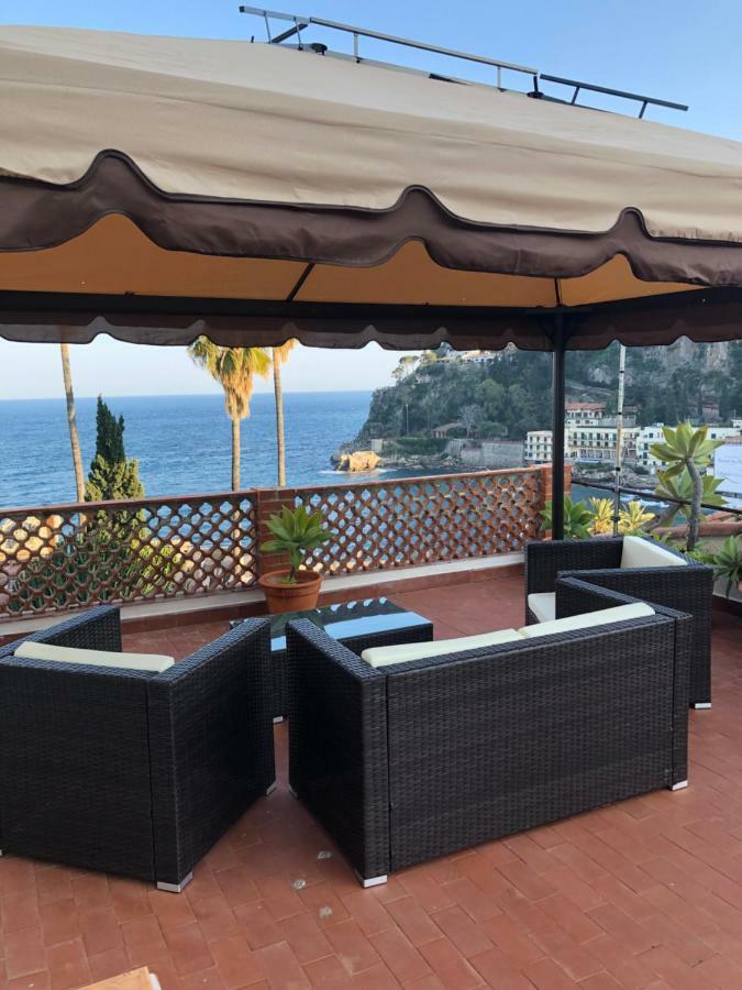 La Bomboniera Della Brigata Spendereccia! Lejlighed Taormina Eksteriør billede